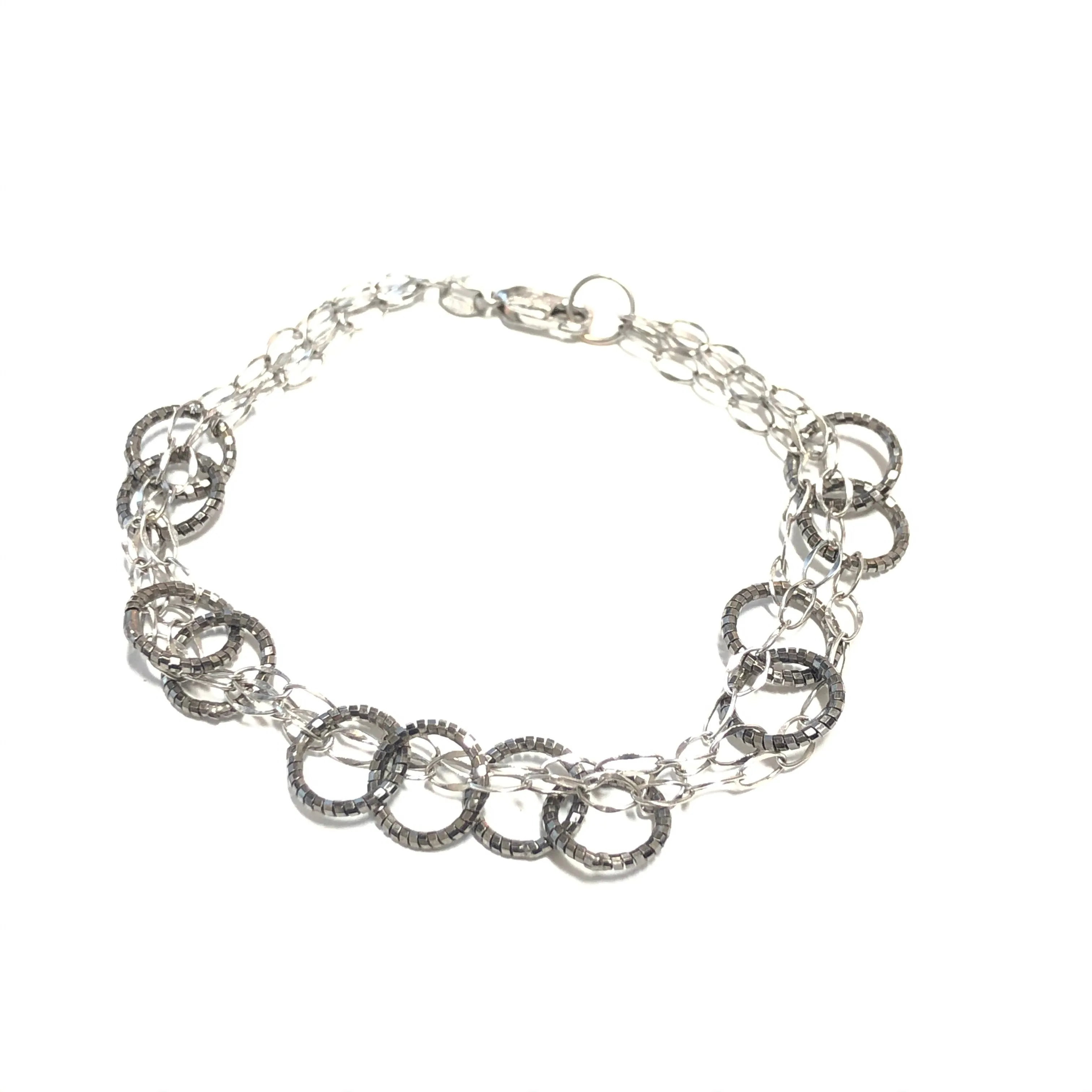 10K White Gold and Black Rhodium Circle Bracelet