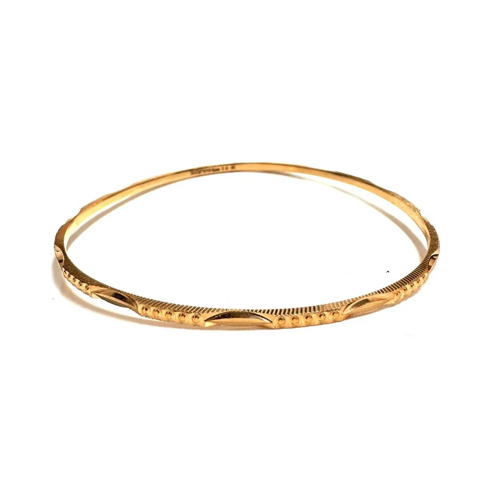 22K Yellow Gold (1.8mm) Diamond Cut Fancy Bangle - Small