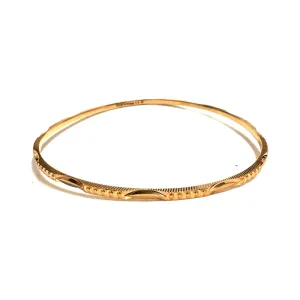 22K Yellow Gold (1.8mm) Diamond Cut Fancy Bangle - Small
