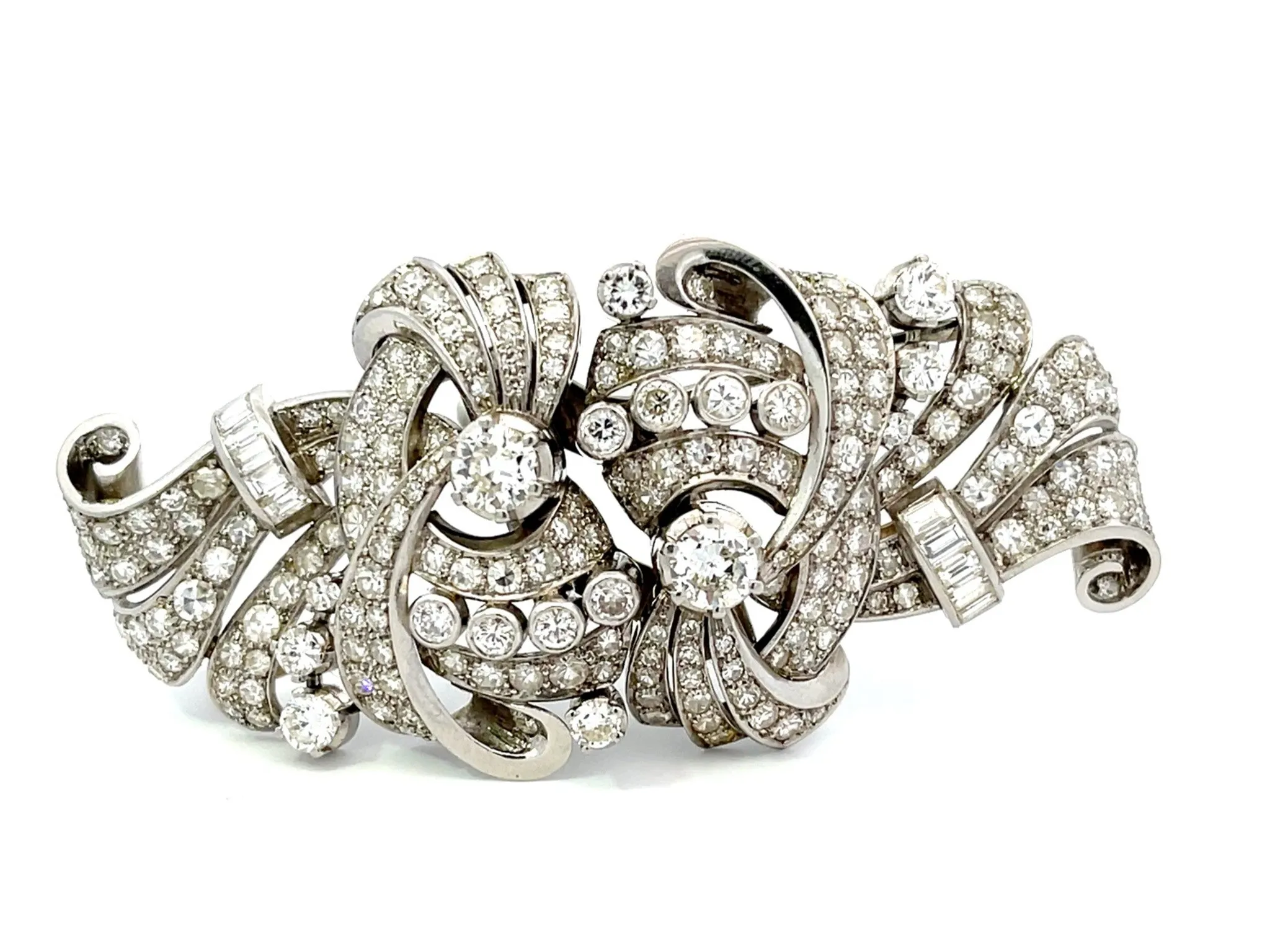Art Deco Diamond Double Clip Brooch/Pendant in Platinum, 7.68 Carats