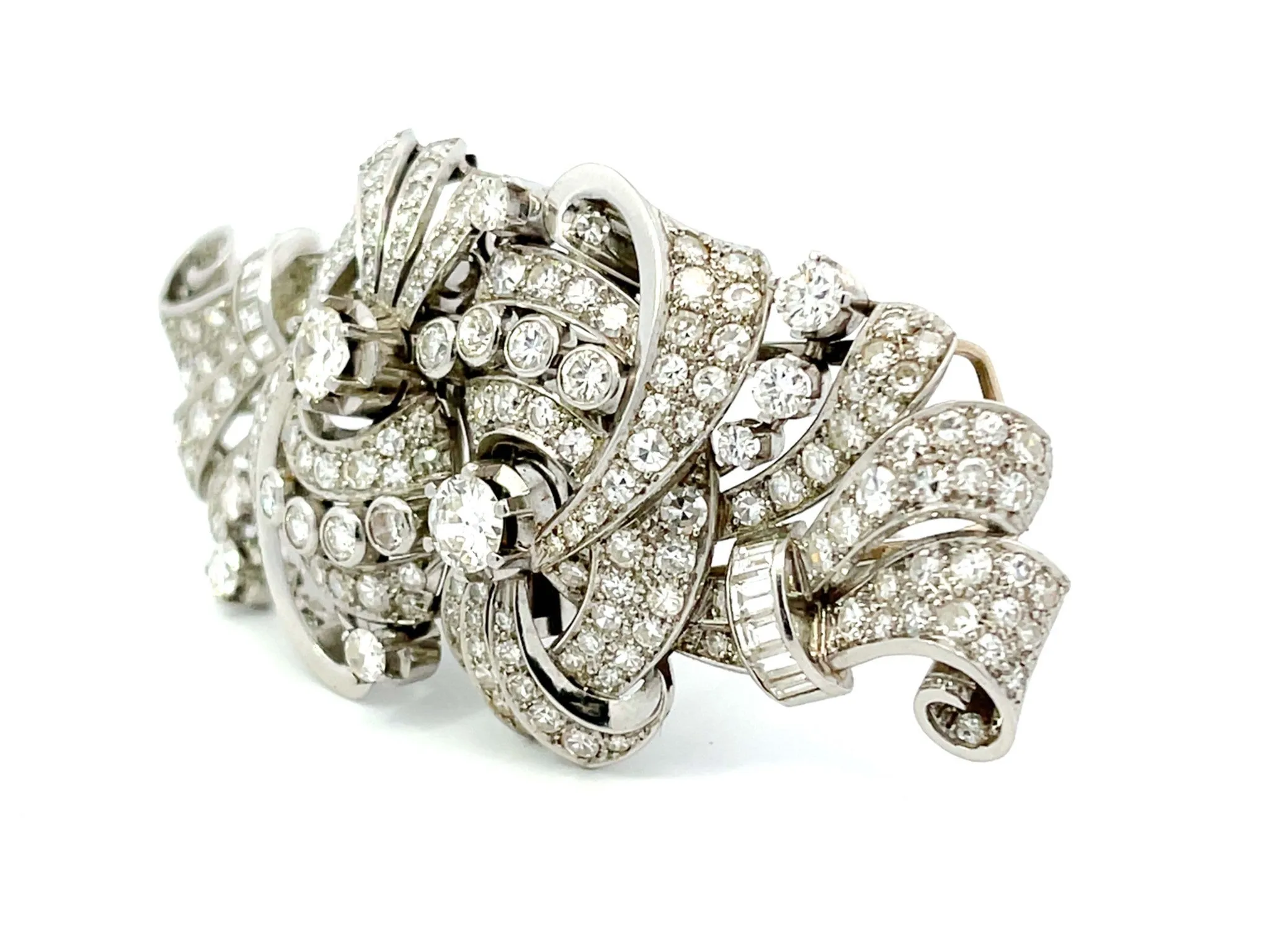 Art Deco Diamond Double Clip Brooch/Pendant in Platinum, 7.68 Carats
