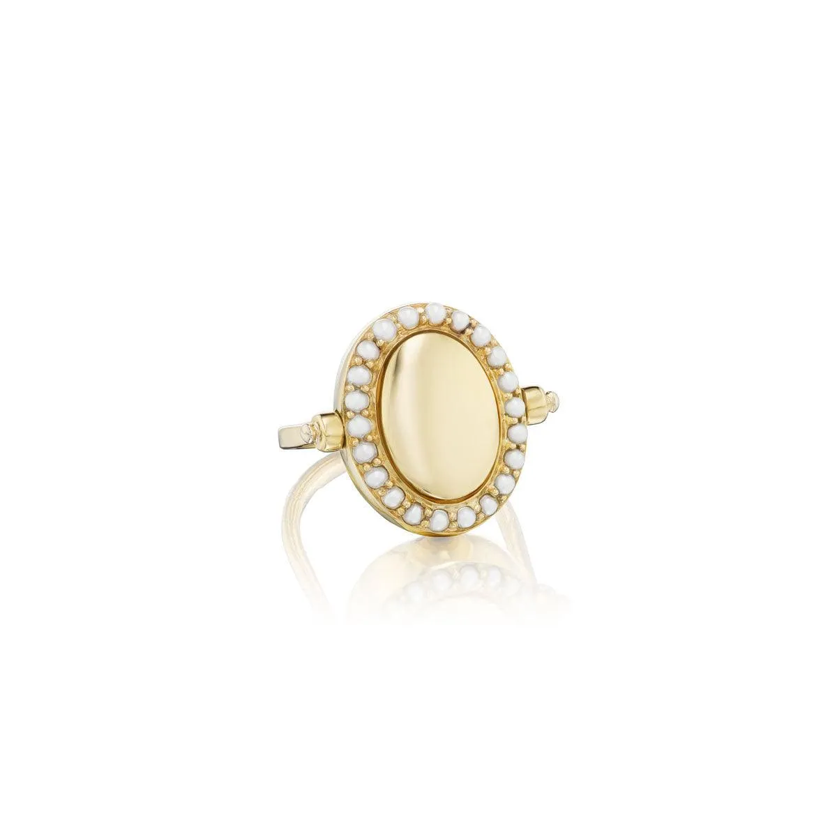 Cocktail Signet Ring in Pearls