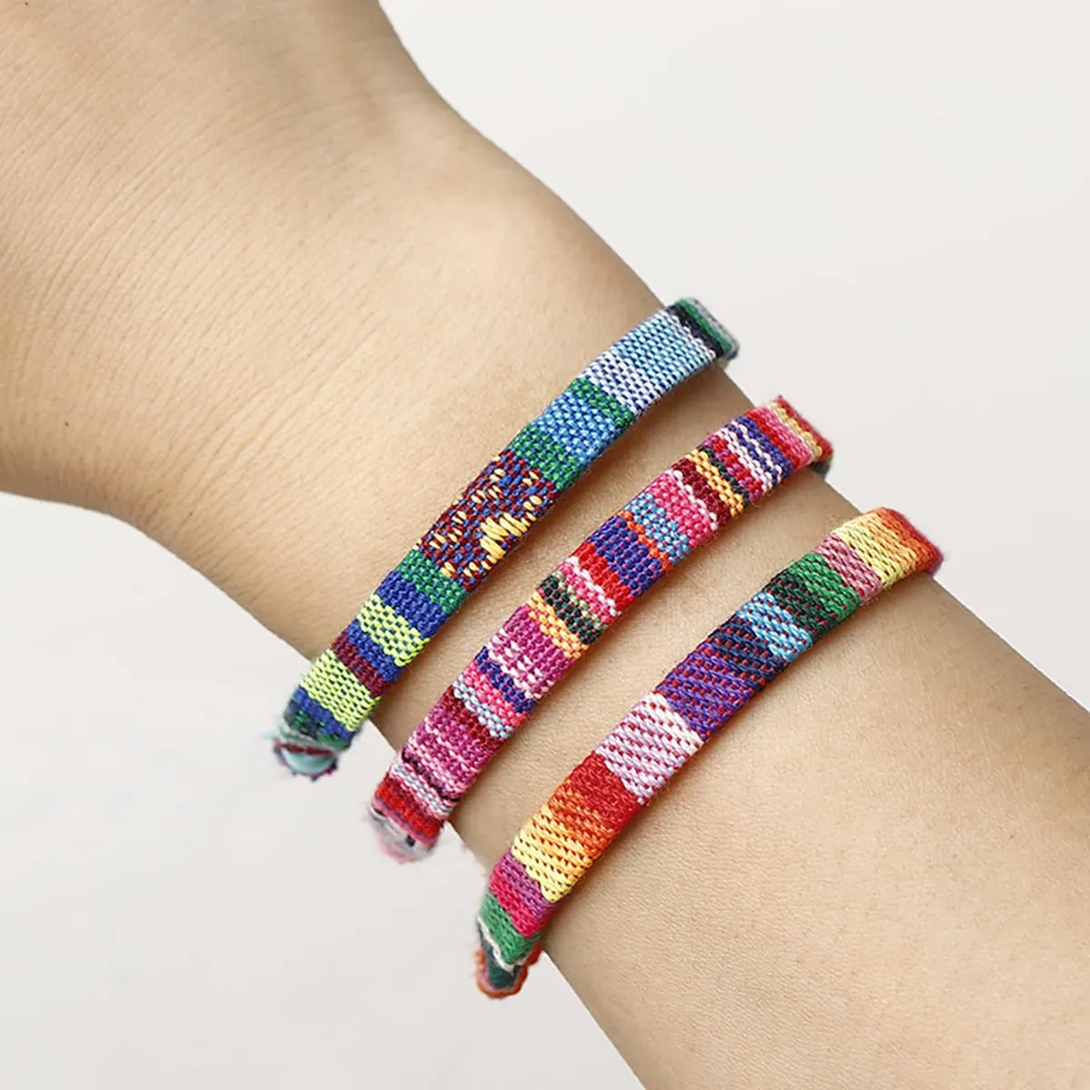 Handmade Summer String Bracelets for Women - Boho Braided Adjustable Beaded Waterproof Surfer Beach Bracelet Jewelry for Women Men