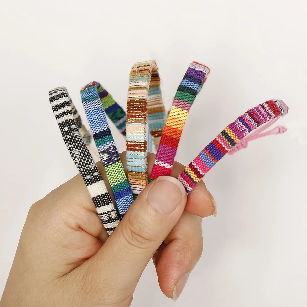 Handmade Summer String Bracelets for Women - Boho Braided Adjustable Beaded Waterproof Surfer Beach Bracelet Jewelry for Women Men