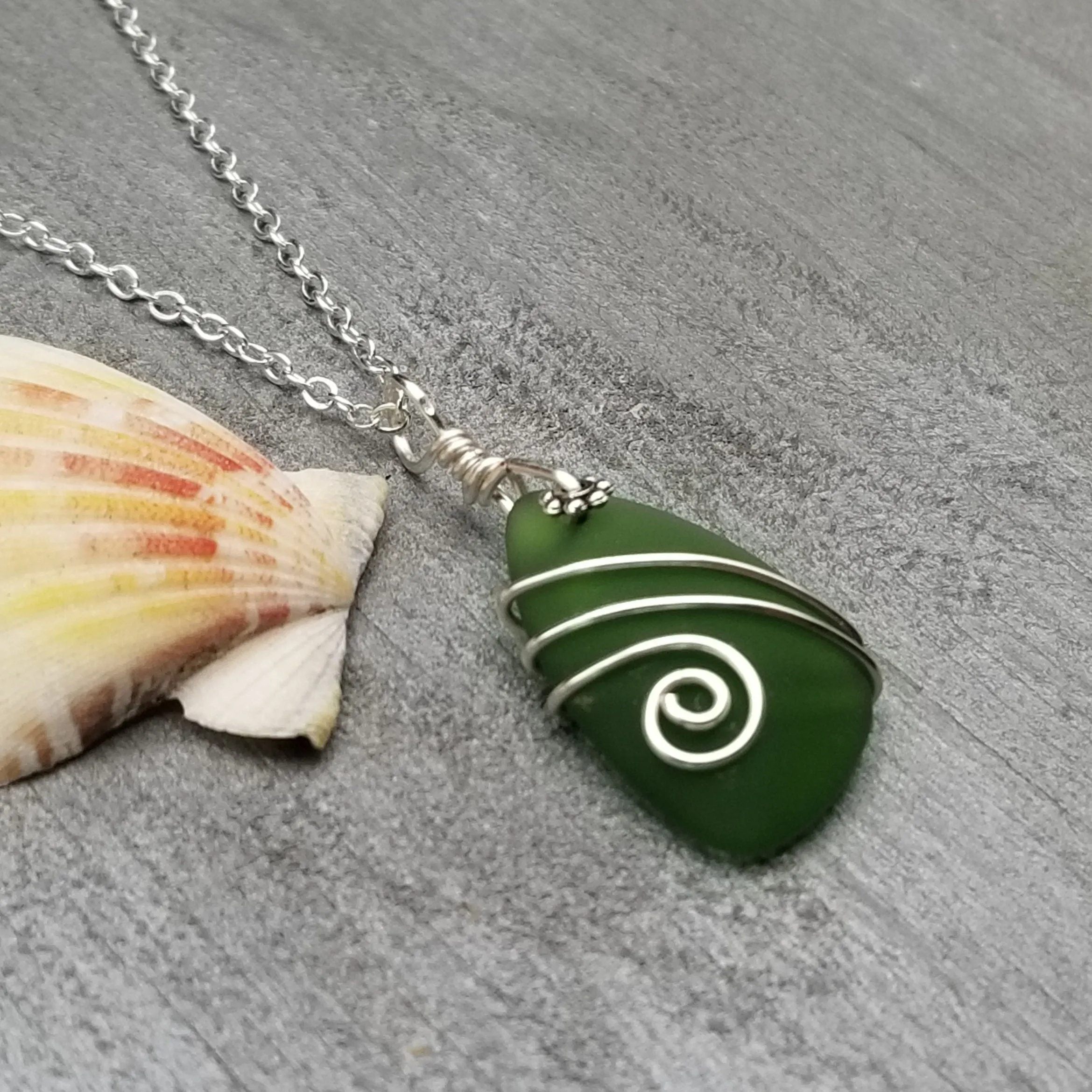 Hawaiian Jewelry Sea Glass Necklace, Wire Emerald Green Necklace, Unique Beach Sea Glass Jewelry Birthday Gift (May Birthstone Jewelry)