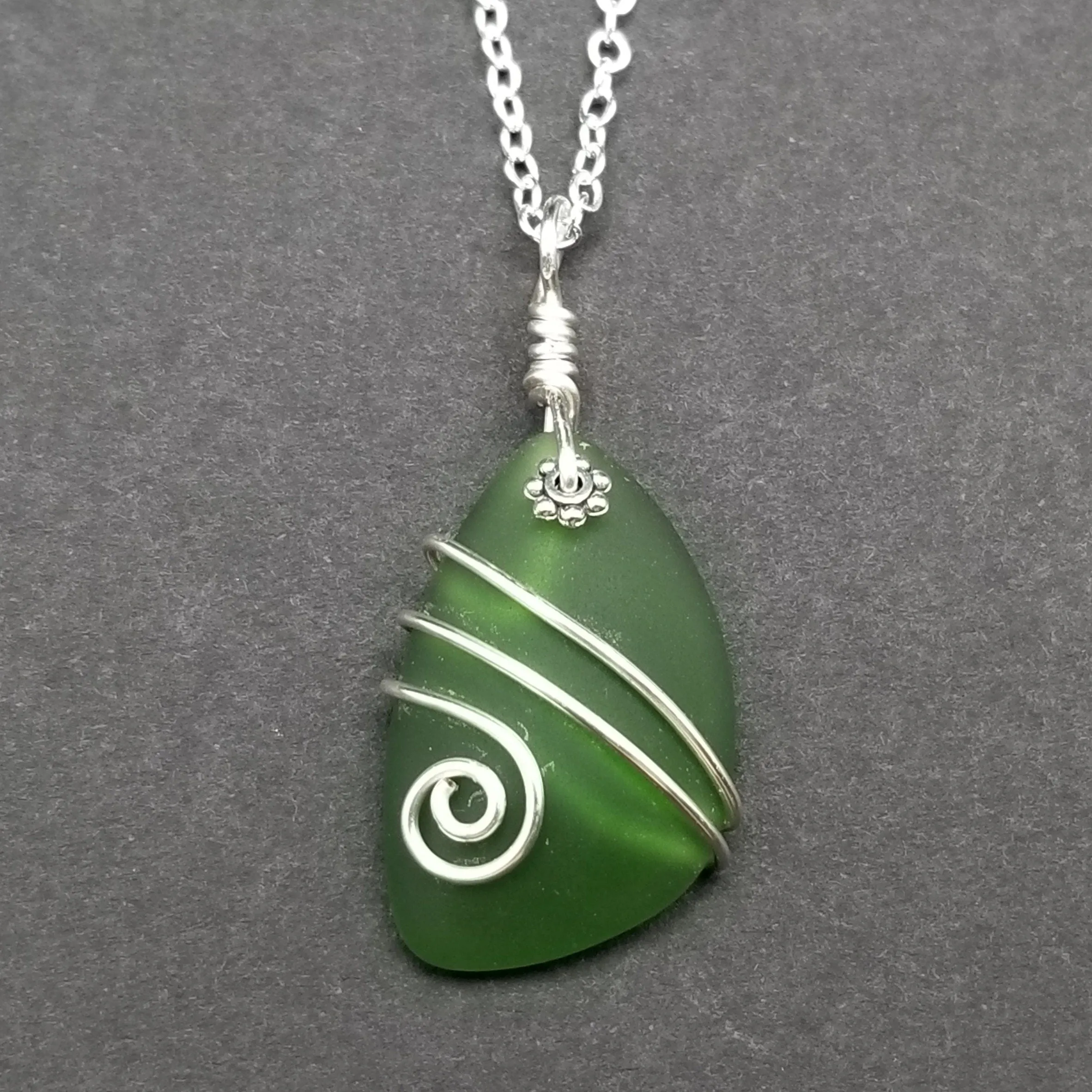 Hawaiian Jewelry Sea Glass Necklace, Wire Emerald Green Necklace, Unique Beach Sea Glass Jewelry Birthday Gift (May Birthstone Jewelry)