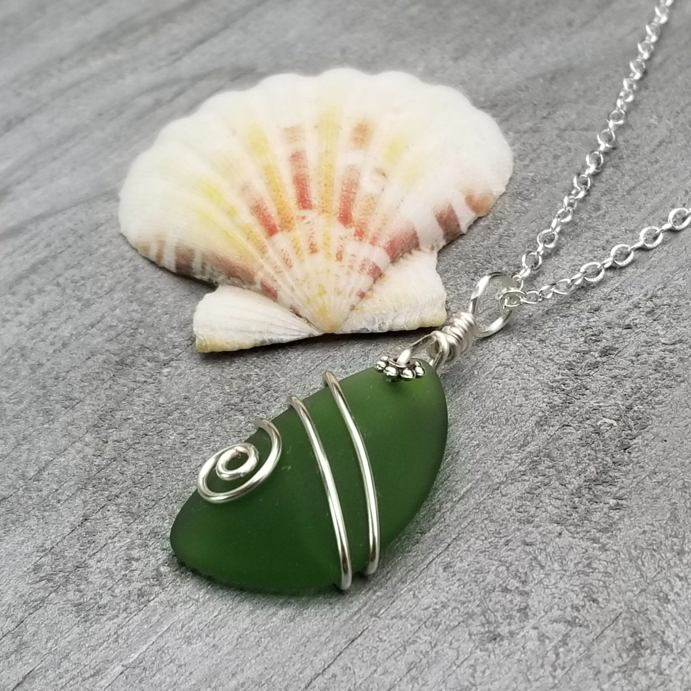 Hawaiian Jewelry Sea Glass Necklace, Wire Emerald Green Necklace, Unique Beach Sea Glass Jewelry Birthday Gift (May Birthstone Jewelry)