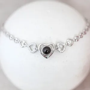 Heart projection bracelet