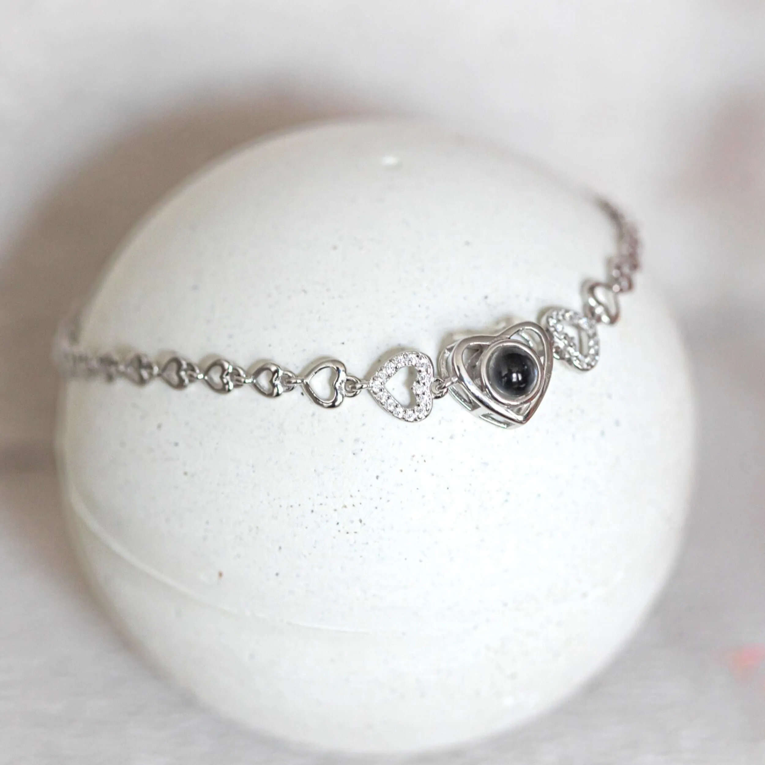 Heart projection bracelet