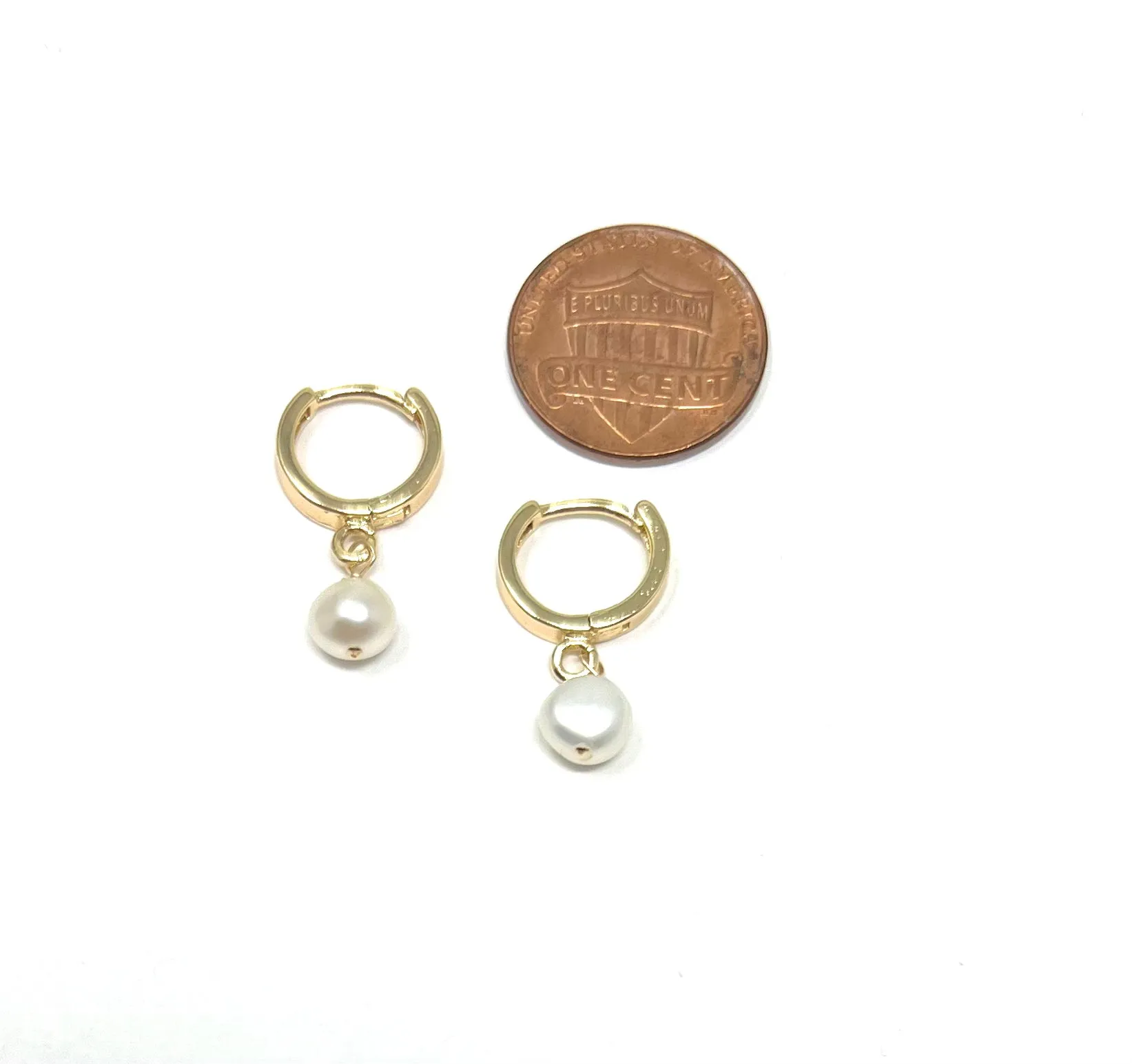 Huggie Earrings with White Freshwater Pearl