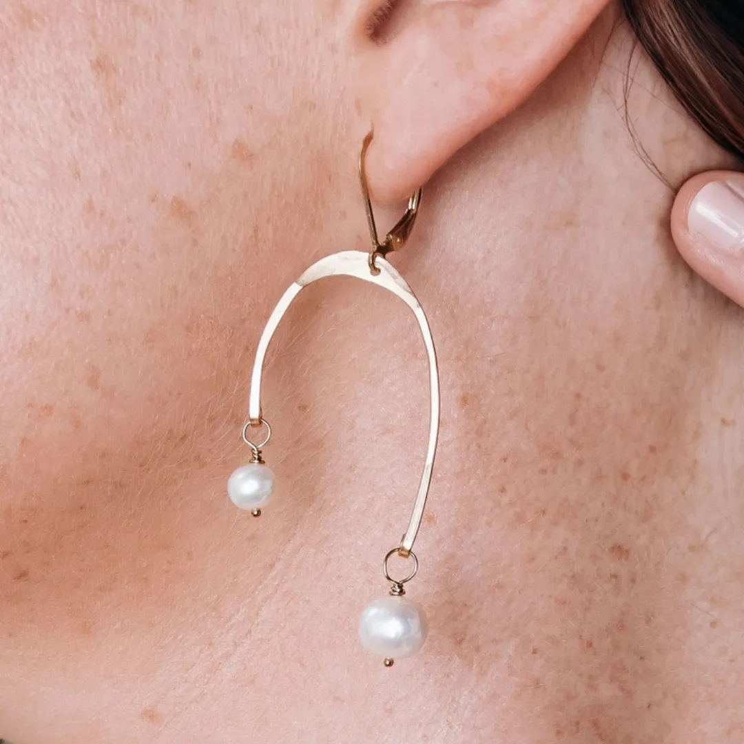 La La Freshwater Pearl Arch Earrings