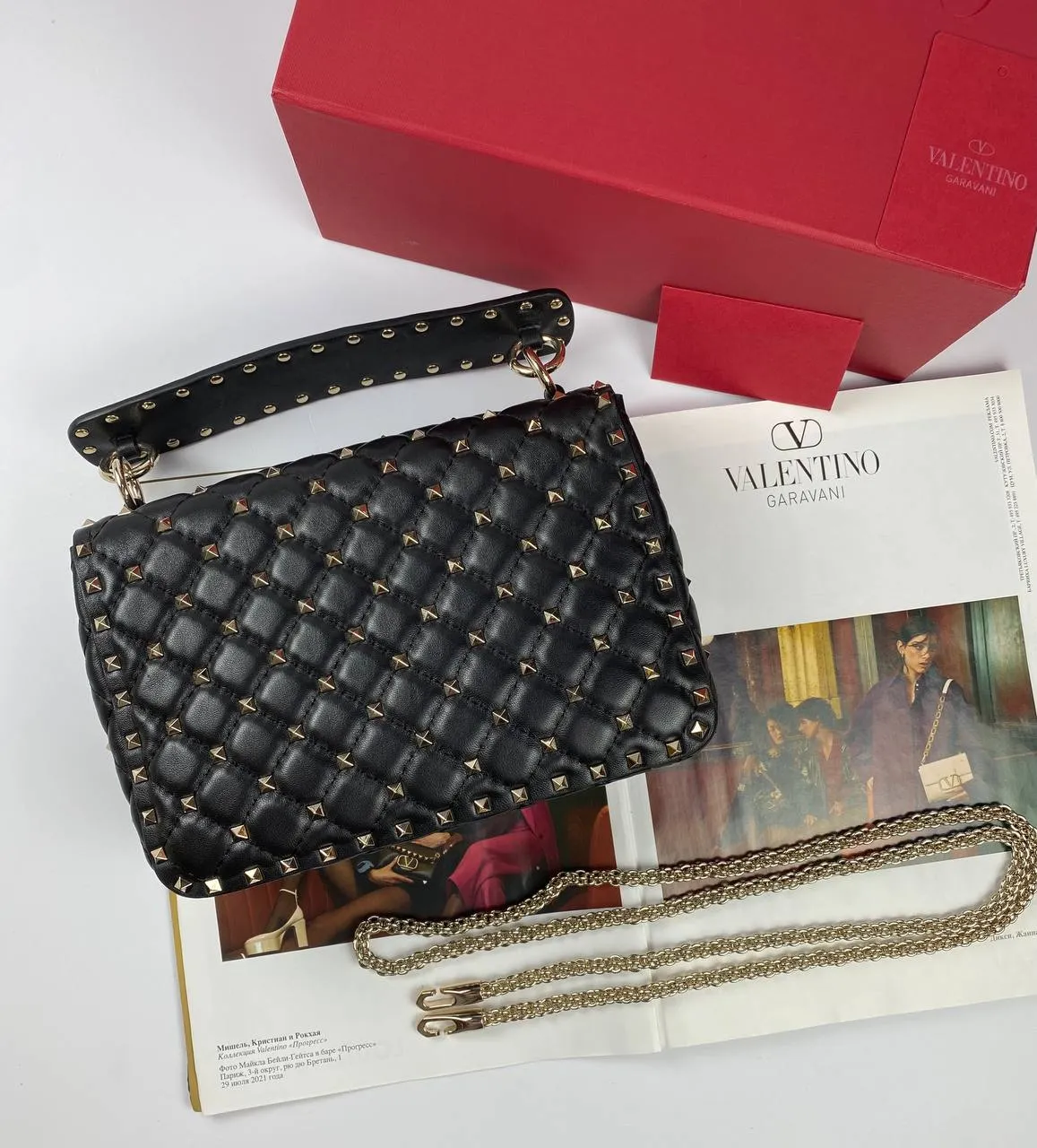 MEDIUM ROCKSTUD SPIKE NAPPA LEATHER BAG black