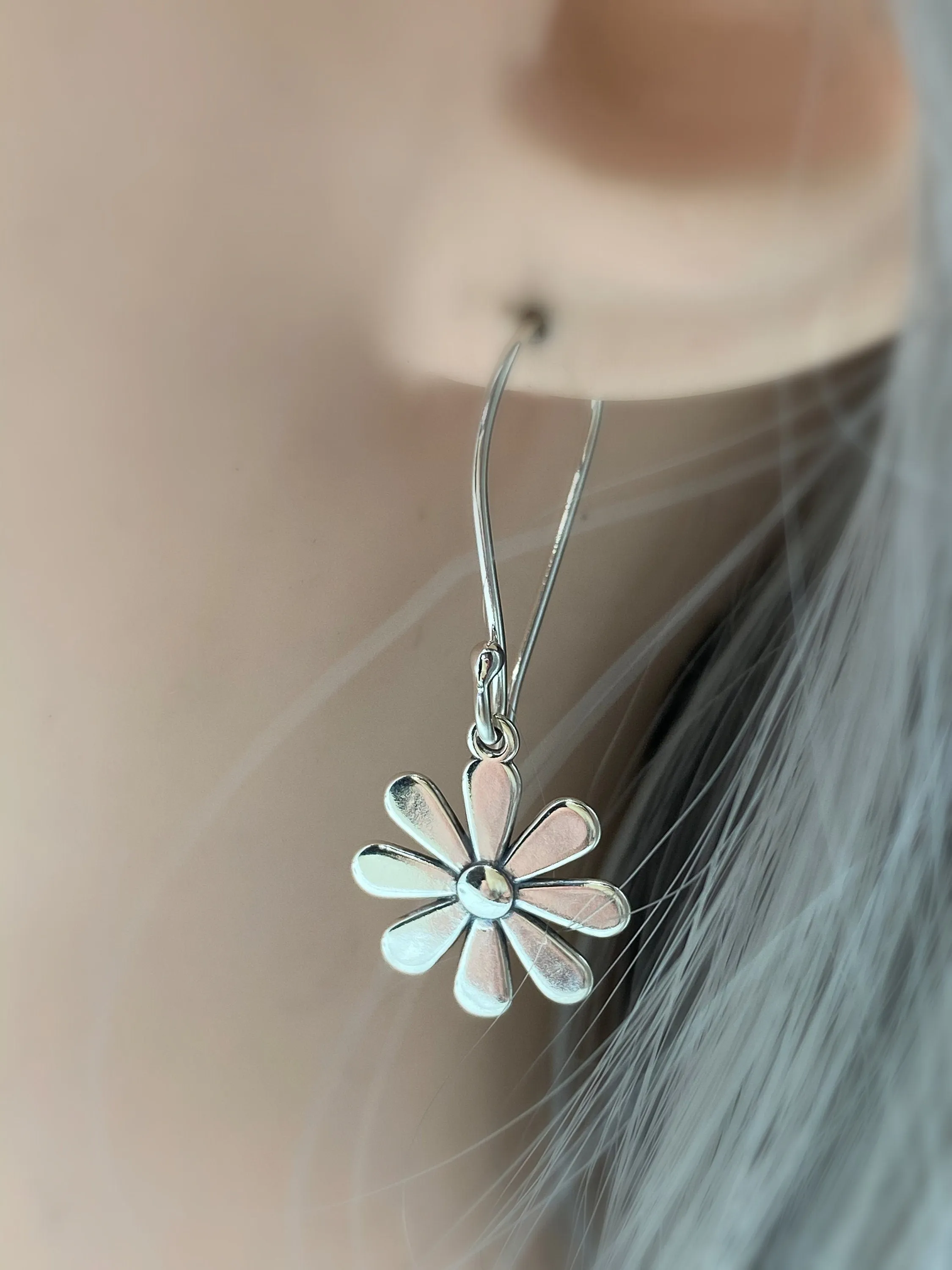 Sterling silver daisy earrings