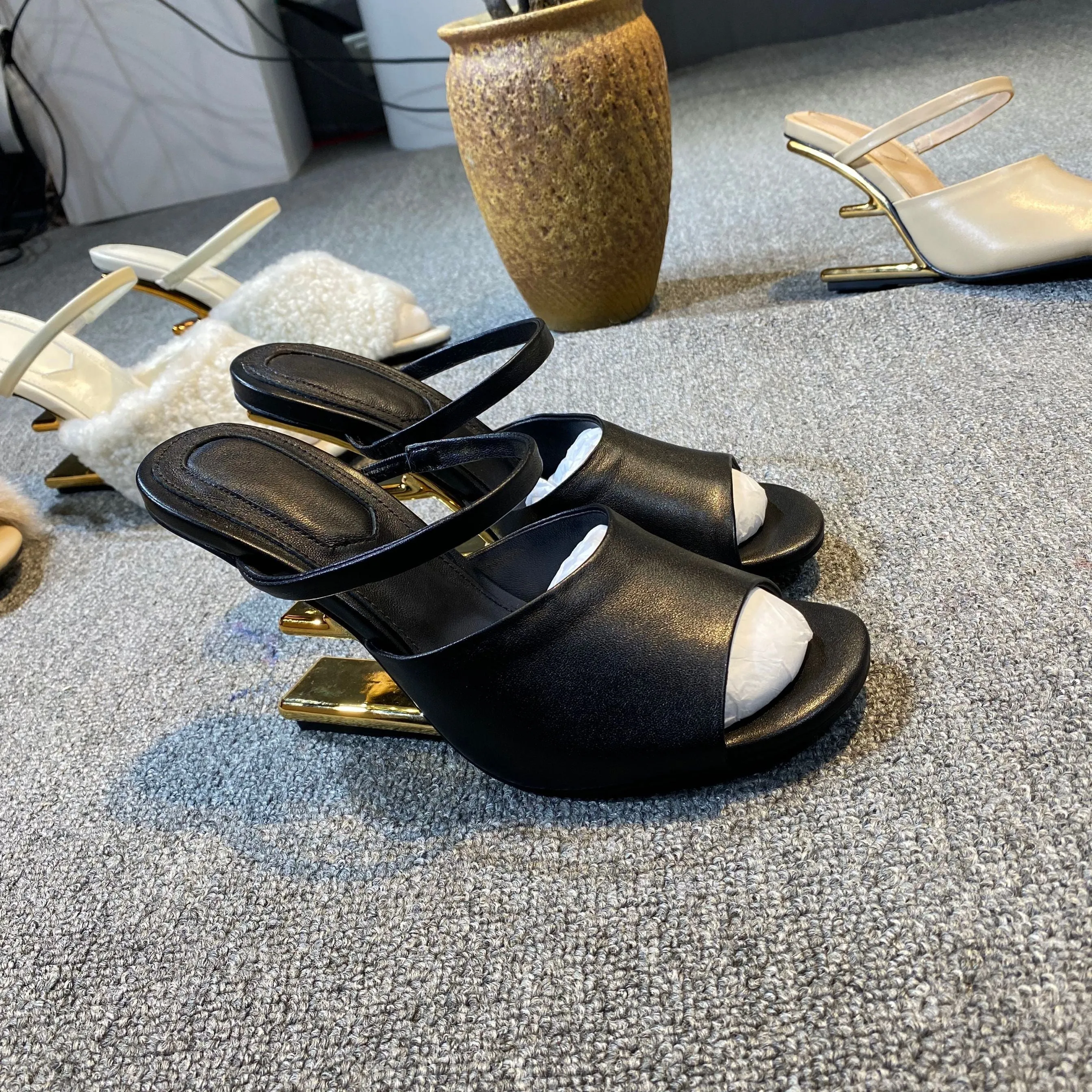 Summer Round Toe Party Sandals Rome Belt Fastener Genuine Leather Lady Strange Metal High Heels Peep Toe Shoes
