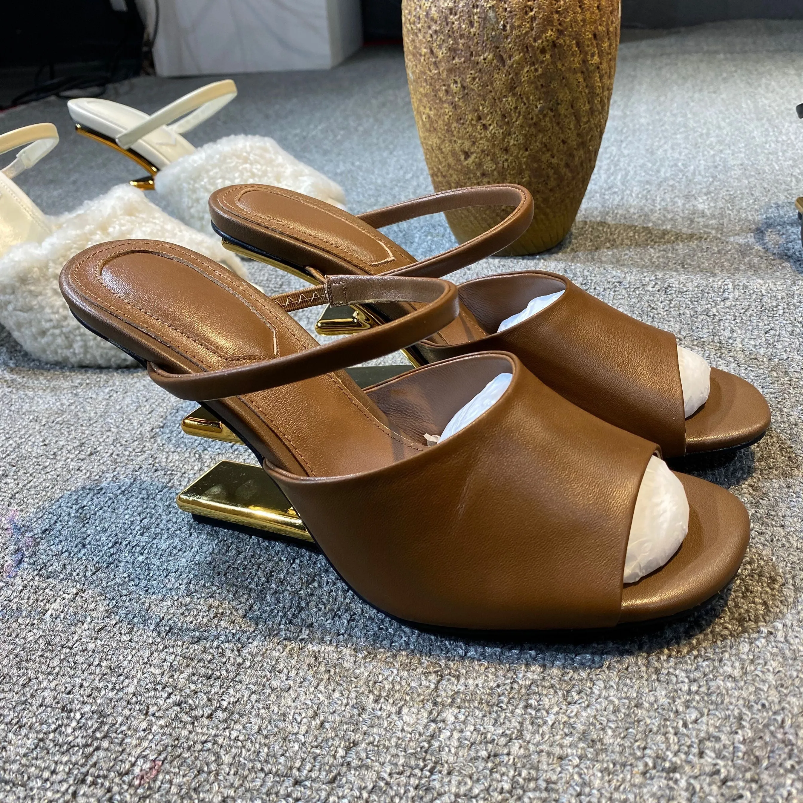 Summer Round Toe Party Sandals Rome Belt Fastener Genuine Leather Lady Strange Metal High Heels Peep Toe Shoes