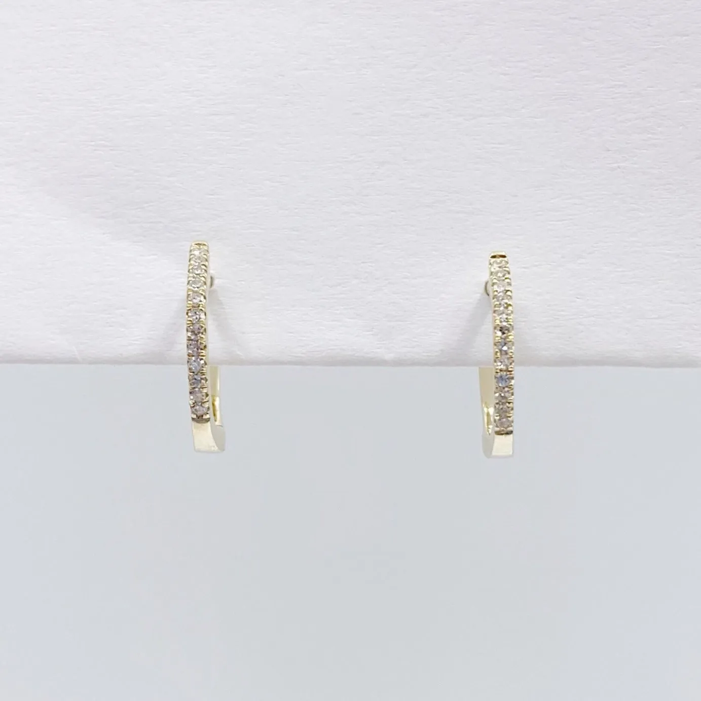 Tiny Circlets of Diamond and Gold